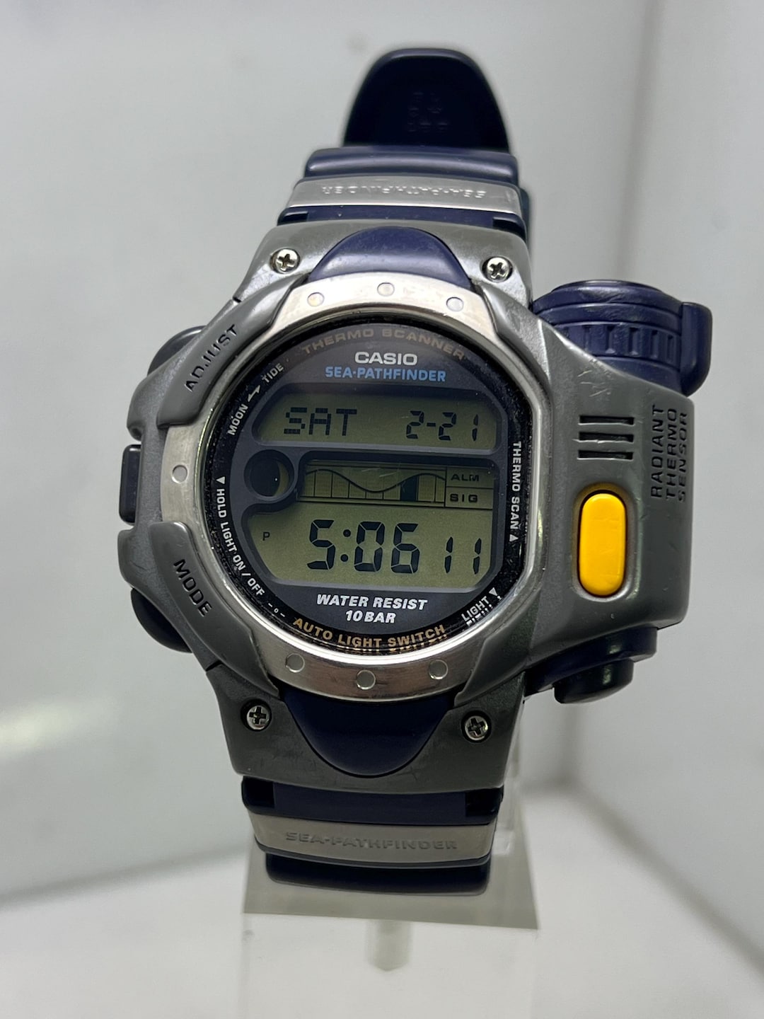 Vintage Casio 2031 SPF-10 Sea-pathfinder Thermo Scanner Radiant