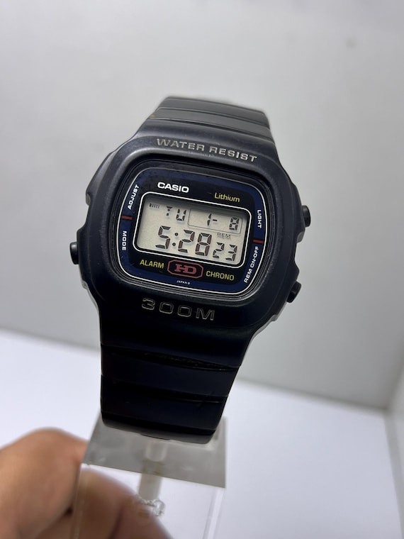 Vintage Casio 690 DW-310 Alarm Chrono 300m Digital Quartz Japan