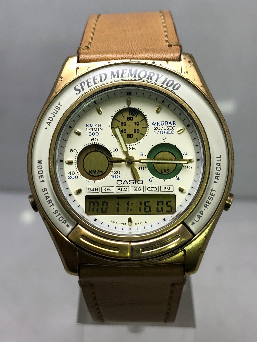 Vintage Casio 384 AW-200 Speed Memory 100 Ana-digi Quartz Japan