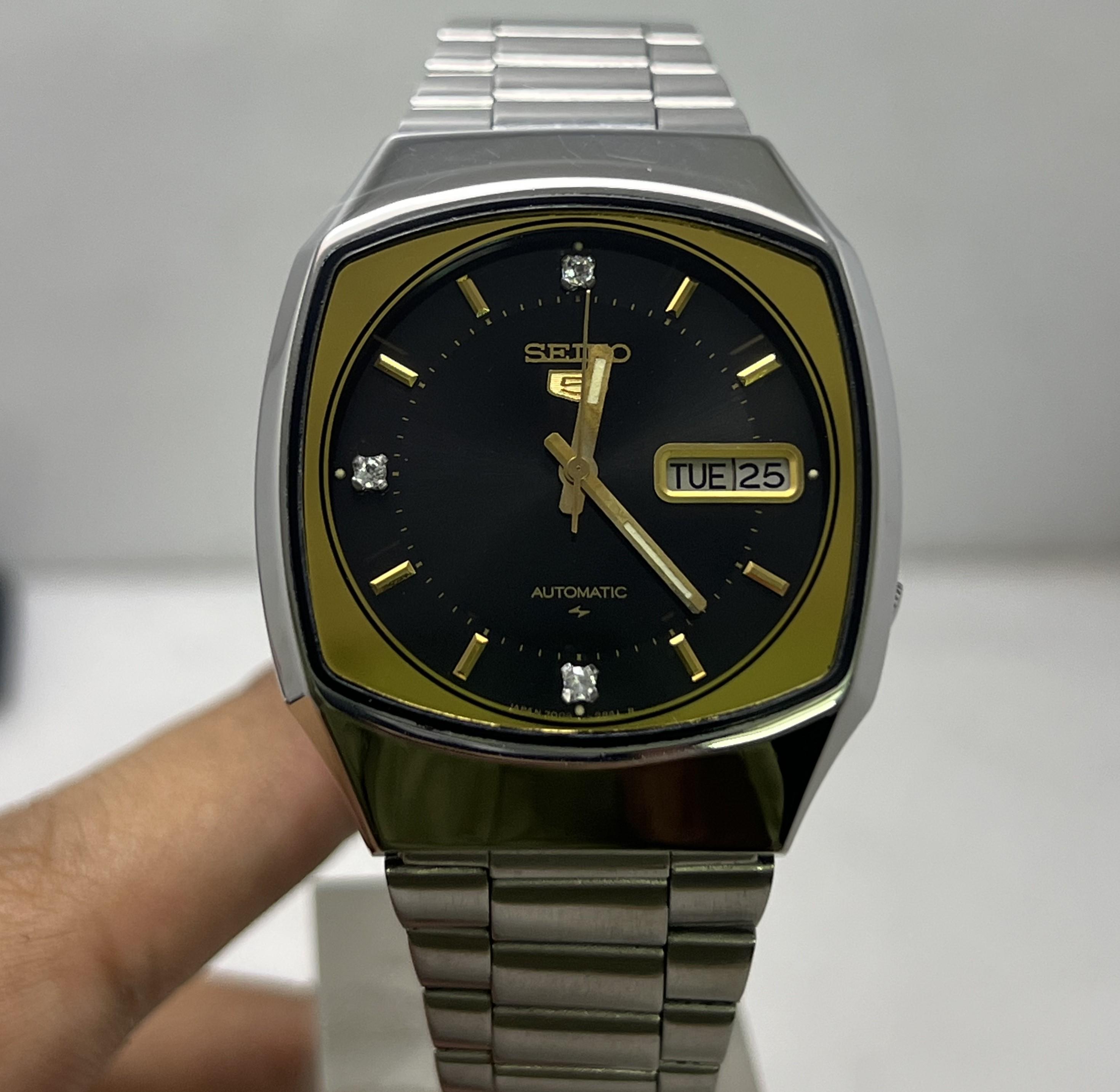 Vintage Seiko 7009-520A Automatic 17 Jewels Black Dial Men's Japan