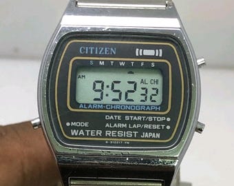 Ultra Rare Vintage Citizen SEVEN LCD DIGITAL Mens Watch D020