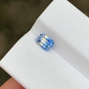 Saphir bicolore inhabituel sans chaleur de 1,04 carat