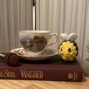 Vintage Royal Vale Teacup Candle | 4 oz Beeswax Candle with Coconut Oil | Queen Anne Saucer | Cottagecore Decor | Upcycled Teacup Candle