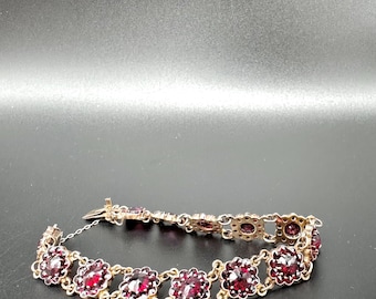Vintage Gilded Silver Bracelet with Faceted Garnets