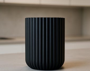 Modern kitchen utensil holder | 3D-printed from high-quality PLA | Scandinavian design, ribbed | Black | Made in Germany