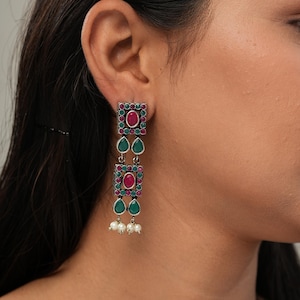 Jhumka Ohrringe: Perle & Edelstein, indisches Design