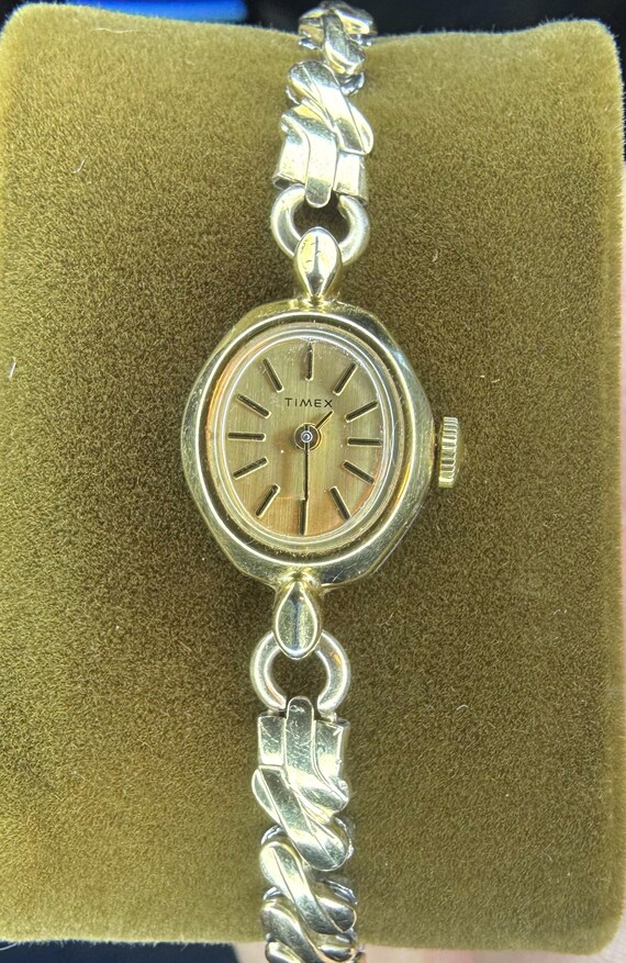 Vintage Timex Mechanical Women display picture 1