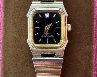 Vintage Oscar De La Renta Watch: Black Dial, Gold Tone 