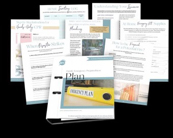 Puede incluir: Un archivador blanco con la etiqueta "Family Emergency Preparedness Plan" con una inserción de carpeta amarilla que dice "Emergency Plan". Varias hojas informativas rodean el archivador, con texto sobre el inventario del hogar, RCP y seguridad contra incendios.