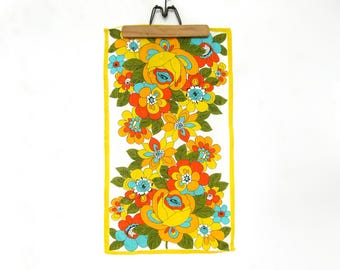 Vintage Floral Linen Tea Towel, Bold Mod Flower 1970s, Kitchen Hand Textile