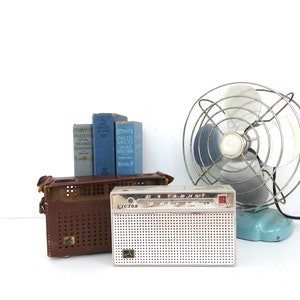 Vintage Portable Victor Transistor Radio with Leather Case, 2 Band SW BC, 6 Transistor, Model 6TA-1