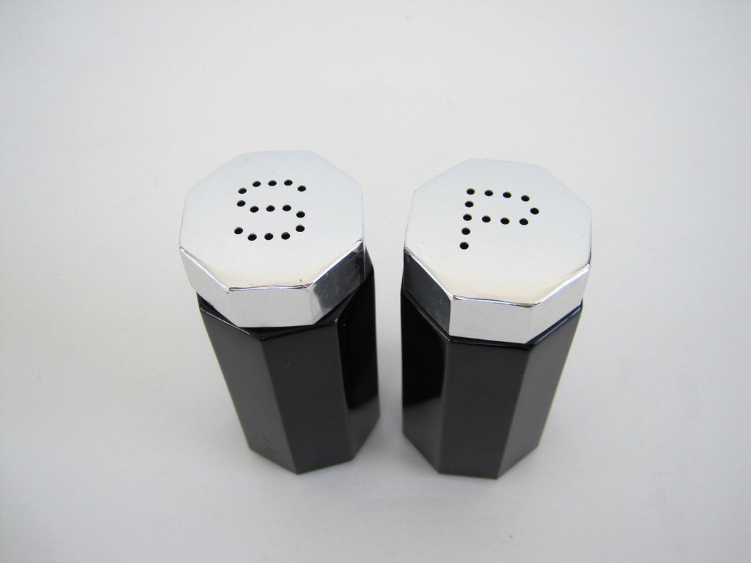 Vintage Black Glass Salt and Pepper Shakers, Arcoroc Octime Geo Style ...