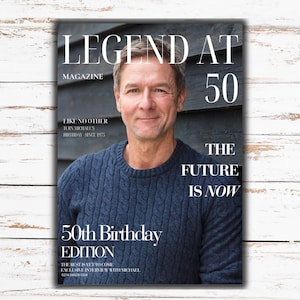 Puede incluir: Una portada de revista con el titular "LEGEND AT 50". La portada presenta a un hombre con un suéter azul. El texto incluye "50th Birthday Edition" y "The Future Is Now".