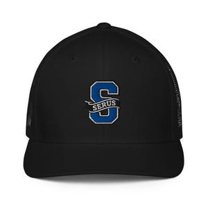 Trucker cap with closed back
