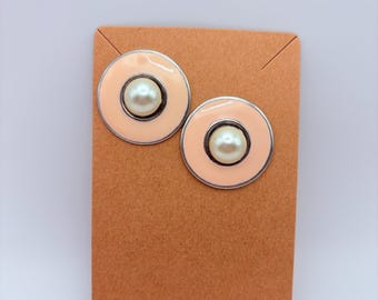 Vintage Faux Pearl & Peach Enamel Earrings – 1980s Mod Post Studs with Wear