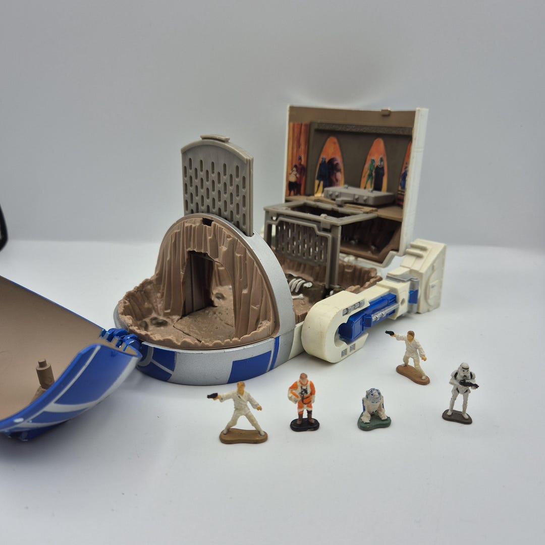 Mos Machine R2 Star Wars Micro Machines R2-D2 Transforming Action Set – Mos Eisley ...