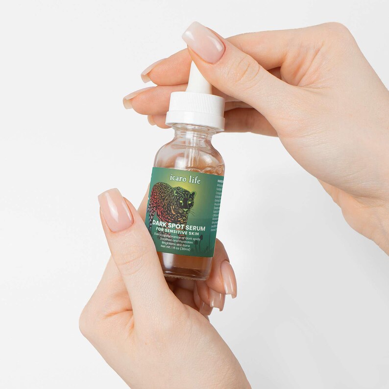 Suero Icaro Glow para manchas oscuras en pieles sensibles imagen 5