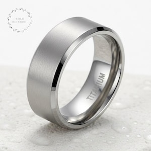 Borstad silverring i titan | Specialgraverad vigselring | Comfort Fit herrring | Minimalistisk löftering 4 mm - 10 mm Present till honom