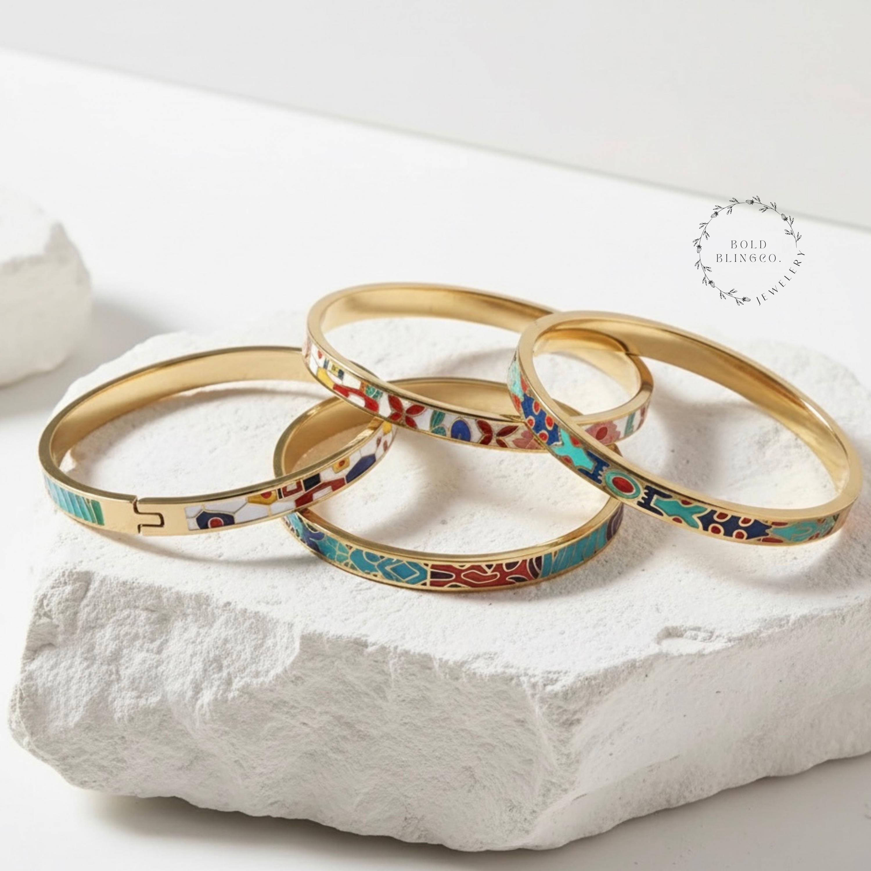 Braccialetti Tradizionali Cinesi Di Cerimonia Nuziale Immagine Stock