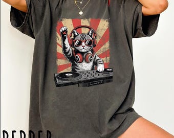 Cool DJ Cat T-shirt, Stylish Cat Lovers Gift, Funny Cat With Headphones Shirt, DJ Cat Kitty Tee, Trendy Cat Graphic T-Shirt