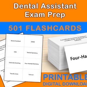 Puede incluir: Imagen de tarjetas para la preparación del examen de asistente dental. La imagen muestra una pila de tarjetas blancas con texto negro, incluyendo términos como "Asistente Dental" y "DANB". El fondo es naranja y azul con el texto "501 FLASHCARDS" y "DESCARGA DIGITAL IMPRIMIBLE."