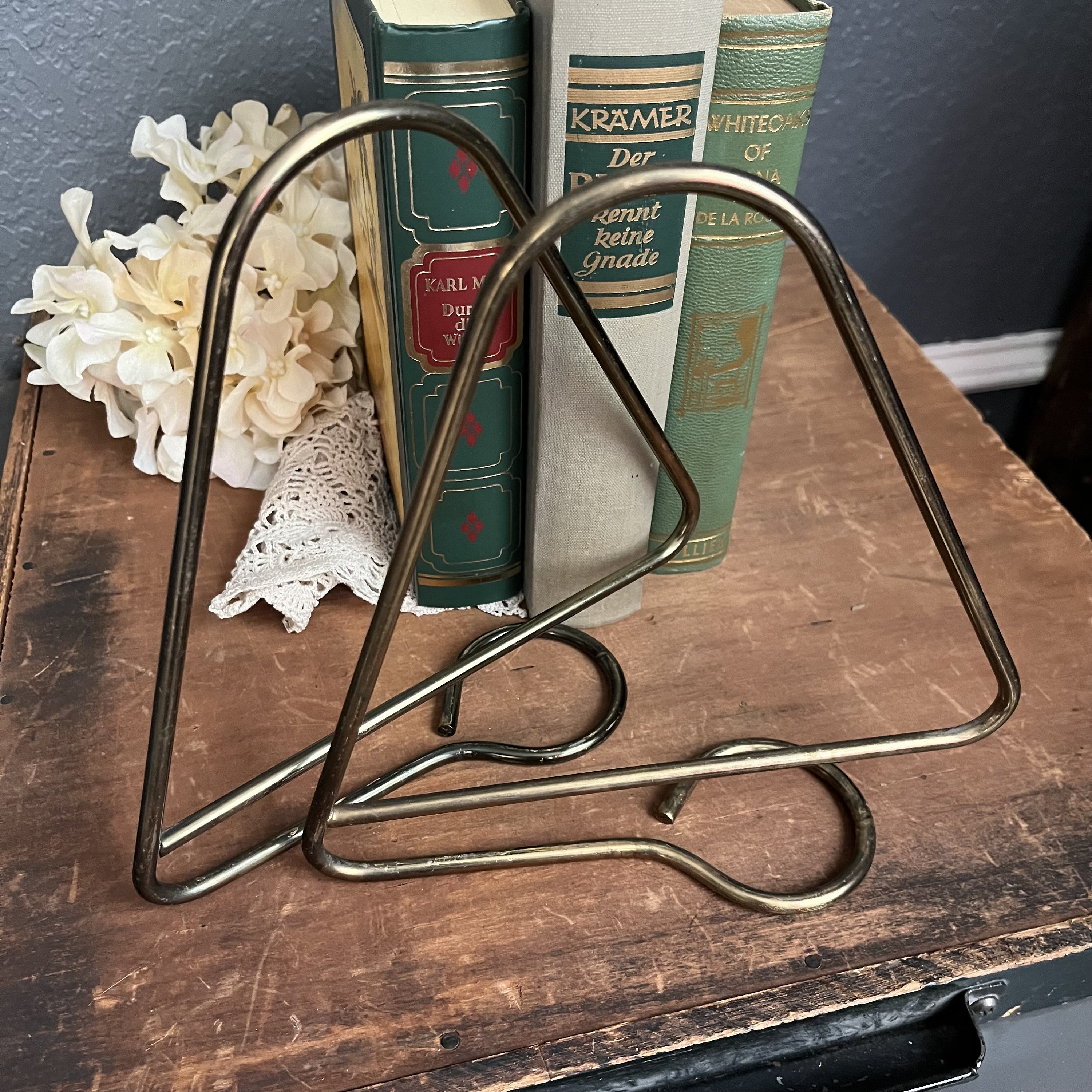 Levenger Carousel Book Stand