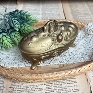 Vintage Brass Jewelry Box Display Case Feet Gold Coffin Silk Miniature Shelves Wall Gift Wedding Shelf Ornate Antique Hinged Lid Small