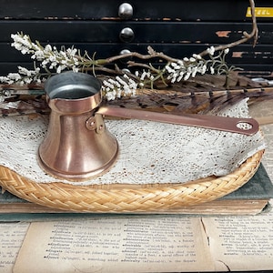 Vintage Pouring Ladel Scoop Melting Sauce Copper Pitcher Handle Hanging French Farmhouse Kitchen Shop Small Kettle Smelting Aged Brass Cup