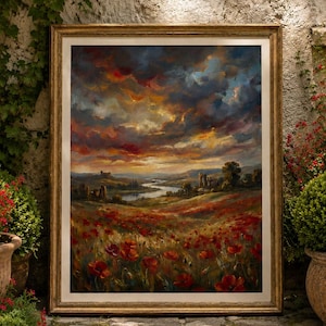 K&ouml;nnte beinhalten: Gerahmtes Landschaftsgem&auml;lde mit goldenem Rahmen. Das Kunstwerk zeigt ein Feld roter Mohnblumen unter einem dramatischen Himmel mit Orange-, Rot- und Blaut&ouml;nen. Das Gem&auml;lde lehnt an einer Steinmauer, umgeben von Gr&uuml;n und Topfpflanzen.