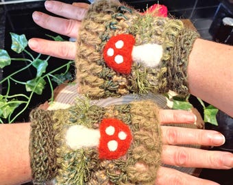 Crochet Handwarmers with felted mushrooms, Fingerless Gloves, Whimsical Wrist Warmers, Faerie Fairy core accessories