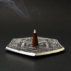 Amber Incense Cones (20 pack), Cone incense, Aromatherapy, Calming, Soothing, Relaxing