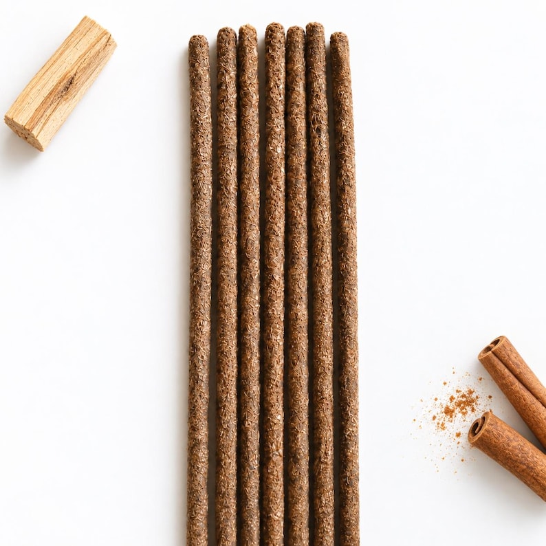 Palo Santo Cinnamon Incense Sticks (8pk): Sacred Wood Aroma image 1