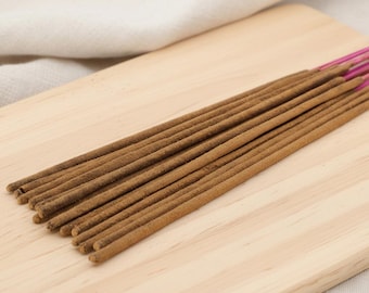 Nag Champa Incense Sticks: Classic Indian Sandalwood Floral Aroma (15g)