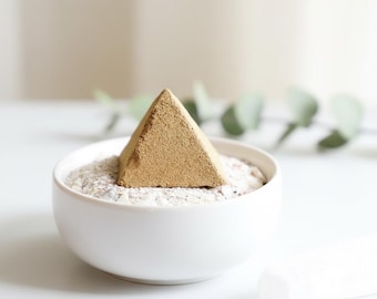 Palo Santo Sandalwood Incense Pyramids: Cleansing, Calm & Sacred Focus