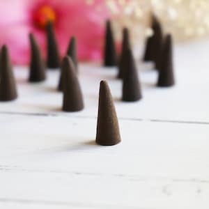 Violet Lily Incense Cones (15pack), Aromatherapy, Bright, Cheerful, Floral, Spring, Summer
