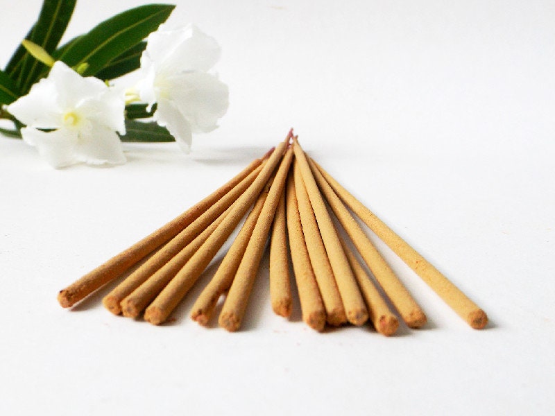 White Magic Incense Sticks 15G For Clarity & Protection
