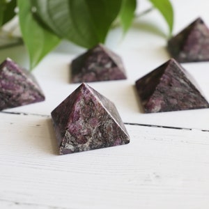 Pink Garnet pyramid - Altar Decor, Pyramid Collector, Sacred Space, Manifestation Crystal, Crystal Healing