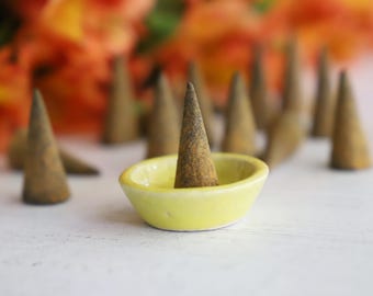 Vanilla Sandalwood incense cones (14 pack) with Ceramic Burner - Warm, Soothing, Musky, Sultry