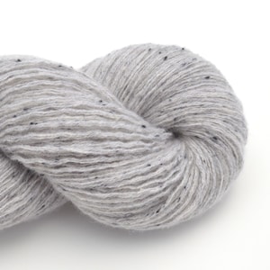 Reclaimed Cashmere Yarn, Fingering Weight, Light Grey Tweed, Lot 050625a, Reclaimed and Ecofriendly