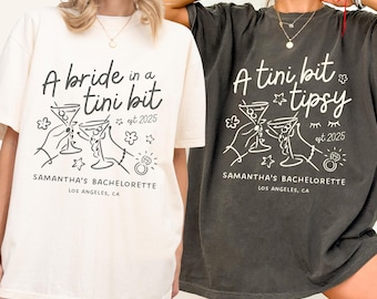 Espresso martini vrijgezellenfeest shirts: Bride in a Tini Bit, Custom Bride & Bridesmaid-T-shirt