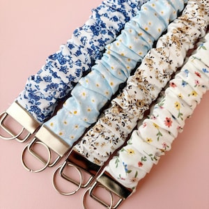 Flower Scrunchie Lanyard, Teacher Badge Holder, Pattern Fabric Lanyard, Stretchy Lanyard for ID Cards, Keys, Work or School