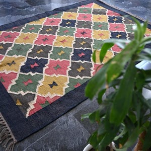 Handwoven Wool Jute Kilim Rug: Indian Dhurrie Rug