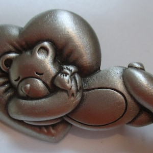 JJ Jonette Pin Brooch-Teddy Bear Heart-Cute Gift-Artifacts collectible- Made in USA