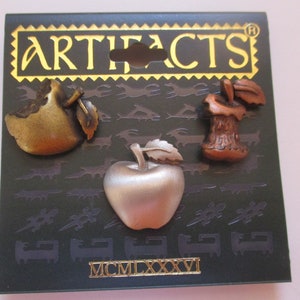 Vintage JJ Pin Apples- JJ Jonette brooch, Collectible-Made in USA