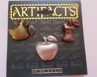 Vintage JJ Pin Apples- JJ Jonette brooch, Collectible-Made in USA