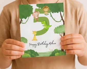 12-częściowy spersonalizowany zestaw urodzinowy „Jungle Safari” – baner imprezowy, ozdoba na tort i kartka