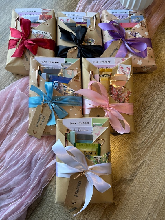 Mystery Book Gift Box: Blind Date With a Book, Stickers, Tea & Annotation Kit