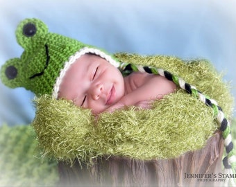 Newborn Crochet Frog Hat