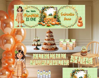 Könnte beinhalten: Eine festliche Party zum ersten Geburtstag mit Kürbis-Motto. Enthält eine mehrstöckige Torte, Luftballons, Banner und einen Hochstuhl. Die Dekorationen zeigen ein grün-weißes Vichy-Muster und den Text "One Little Pumpkin is One".