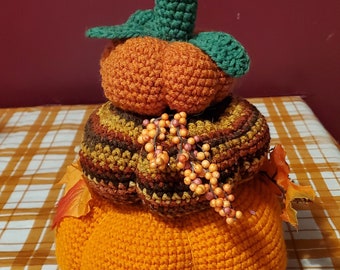 crochet stack of pumpkins, 3 pumpkins, halloween, thanksgiving, fall decor, handmade